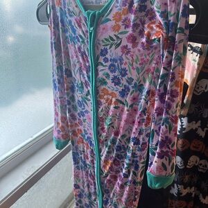 Little Sleepies sweet pea zippy